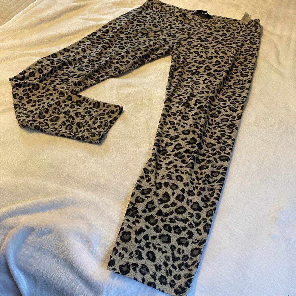 Miley Cyrus leopard print leggings never worn